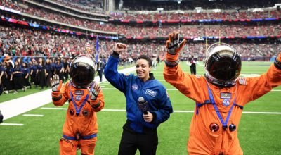 NASA comemora Artemis II durante o Houston Texans Space City Day