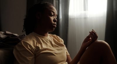 Insônia feminina e uso de drogas Z: quando o remédio vira risco