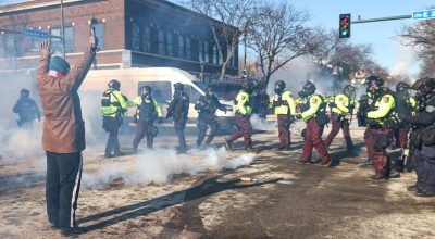 No terreno em Minneapolis após o assassinato de Alex Pretti