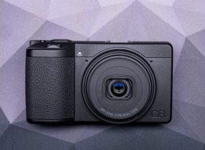 Análise monocromática da Ricoh GR IV: Por que adoro esta câmera que não consegue fotografar em cores