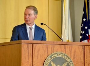 O presidente da SEC, Paul Atkins, sinaliza mudanças nas regras para mercados on-chain e finanças orientadas por IA