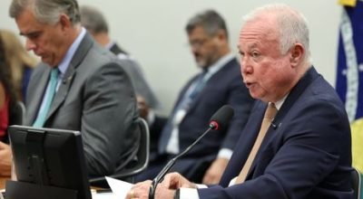 Pedido de vista adia votação da PEC do fim da 6x1 na CCJ da Câmara