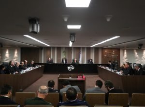 TCU cria penduricalho que pode elevar salários de servidores em até 15%; entenda
