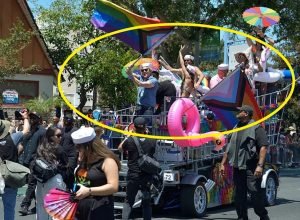 Uma aparição na Parada do Orgulho acabou de fazer os fãs perceberem que esse programa sempre foi estranho