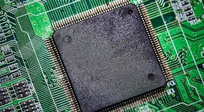 O estoque da Micron aumentou 9x, mas a história sugere cautela.