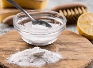 Mitos e verdades da limpeza: bicarbonato e limão funcionam mesmo?