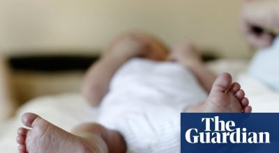 Circuncisão classificada como possível abuso infantil em documento preliminar da CPS | Circuncisão