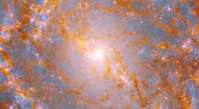 Hubble da NASA e telescópios Webb pesquisam galáxia cata-vento