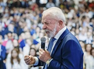 O que é a 'taxa das blusinhas', que Lula cancelou após quase dois anos?