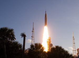 Astronautas Artemis II são lançados na Lua