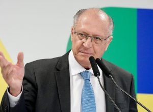 Alckmin diz que não é contra nem a favor da 'taxa das blusinhas' e afirma que apoiará decisão de Lula