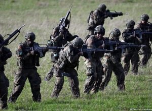 Homens alemães precisam de autorização militar para estadias prolongadas no exterior