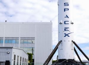 Boicotes prejudicam as vendas da Tesla. Agora, ativistas estão assumindo o IPO da SpaceX de Elon Musk