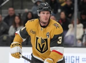 McNabb dos Golden Knights é ejetado após bater e ferir Poehling dos Ducks