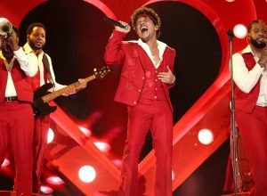 Empresa de verificação de identidade do CEO da OpenAI anunciou parceria falsa com Bruno Mars devido a identidade equivocada