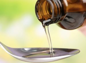 Entenda por que a Anvisa suspendeu xarope para tosse com clobutinol