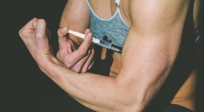 Como o uso de “bomba” altera a voz?