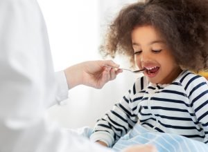 Xaropes para tosse têm eficácia limitada e não devem ser usados sem prescrição