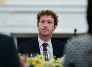 Meta cortará 10% dos empregos, ou 8.000 funcionários, diz relatório