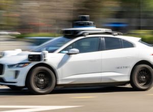 Waymo está tentando reprimir crianças sozinhas em carros sem motorista