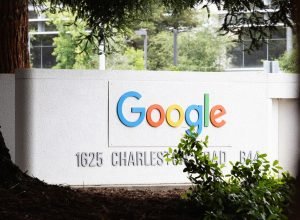 Engenheiro de segurança do Google preso em esquema de comércio polimercado de milhões de dólares