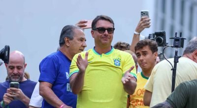 Flávio ataca Lula, pede impeachment de ministros do STF e anistia para o pai