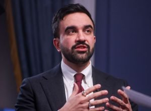 Em uma grande reversão, Zohran Mamdani diz às agências de Nova York para usarem o TikTok