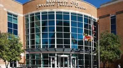 Mais de 100 processos criminais infantis paralisados ​​em Baltimore