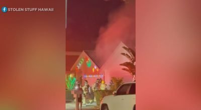 Bombeiros extinguem incêndio em casa com 2 alarmes na véspera de Ano Novo