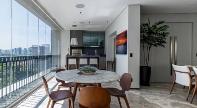 Apartamento elegante tem piso de mármore Aman Gray, importado da Grécia