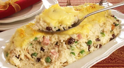 Arroz de forno natalino prático, delicioso e econômico