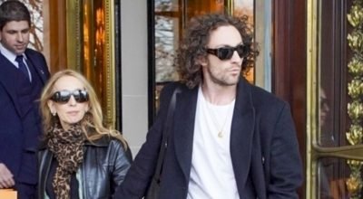 Aaron Taylor-Johnson e sua esposa Sam de mãos dadas enquanto fazem check-out do hotel em Paris | Aaron Taylor Johnson, Sam Taylor Johnson | Notícias e fofocas sobre celebridades | Entretenimento, fotos e vídeos