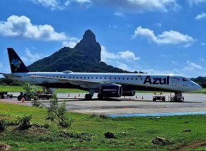Azul prevê cortar voos por alta no preço do combustível, diz CEO