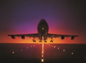 Agência vê risco de nova alta do combustível de aviação e normalização apenas em 2028