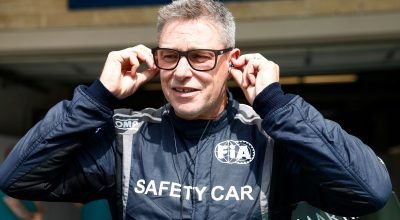 Piloto do safety car é homenageado ao atingir marca histórica
