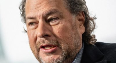 Funcionários da Salesforce distribuem carta aberta pedindo ao CEO Marc Benioff que denuncie o ICE