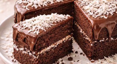 Bolo de chocolate com coco