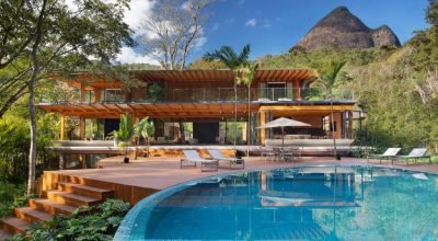 Casa de campo tem estrutura em madeira laminada colada e vedações internas em drywall