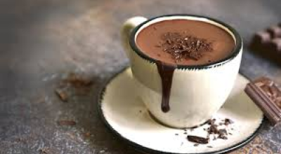 Chocolate quente cremoso igual ao de cafeteria: veja como fazer!
