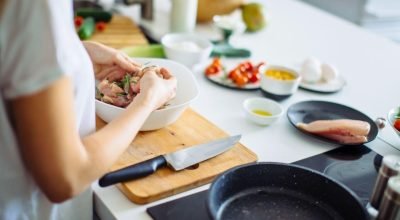 por que não se deve lavar carne ao cozinhar