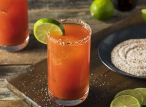 o coquetel para curtir o Dia da Cerveja em grande estilo