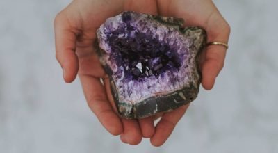 Cristais para se proteger da energia negativa e atrair prosperidade no outono