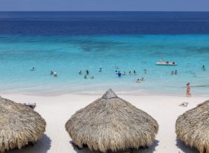Azul retoma voos para Curaçao e Latam coloca operações extras para Santiago na alta temporada