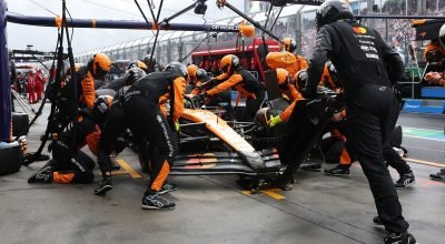 CEO da McLaren pede retorno do reabastecimento