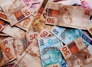 Governo federal diz que continuará adotando medidas para aumentar arrecadação e cumprir metas fiscais