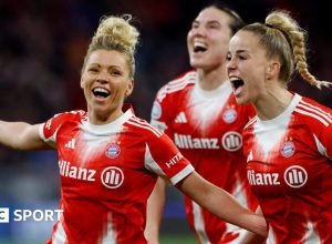 Bayern de Munique 2-1 Manchester United (5-3 total): time alemão marca tarde para chegar às semifinais da Liga dos Campeões Feminina
