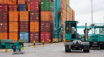 Mesmo com tarifaço dos EUA, superávit da balança comercial sobe 86% em janeiro, para US$ 4,32 bilhões