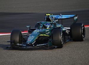 Apesar de dificuldade, Aston Martin vê potencial em carro '26