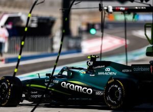 ex-chefe da F1 lamenta problemas da Aston