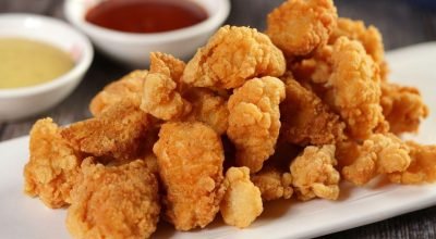 Truque simples para deixar o frango empanado mais crocante